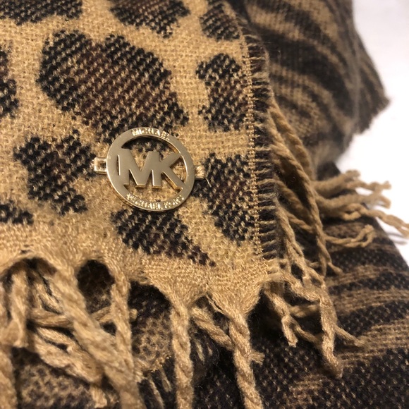 Michael Kors Multi Animal Fringed Scarf - Picture 4 of 4